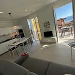 Azzurro Apartment *